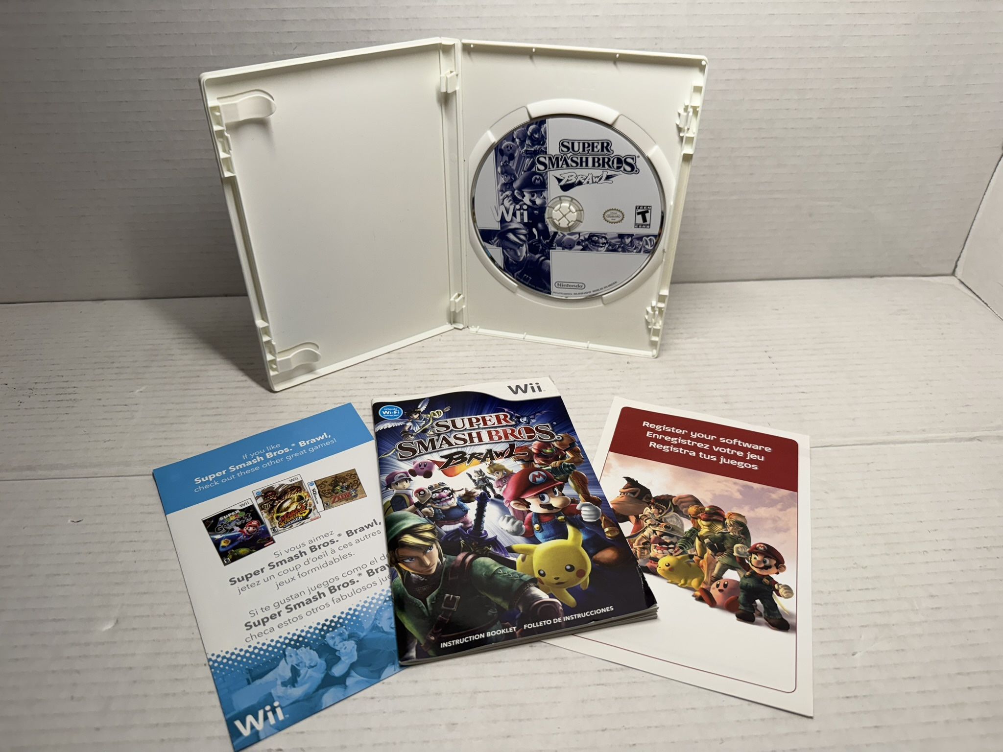 Super Smash Bros. Brawl for Nintendo Wii Complete CIB (Disc is Excellent)
