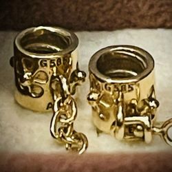 Charm de seguridad pandora en oro 14k