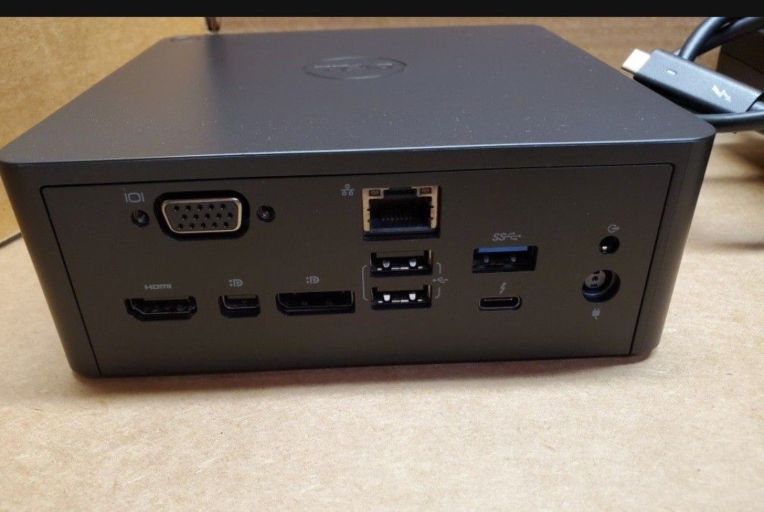 Dell Docking Station –HDMI, DISPLAYPORT, VGA, C - PORTS, USB 3.0