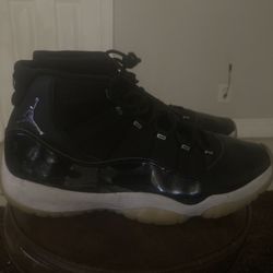 Jordan 11 Retro Clear Black