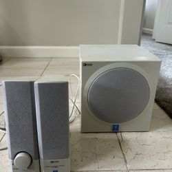 Yamaha Subwoofer And Speakers 