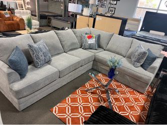 Gray Fabric L-Shaped Sectional Sofa Last One! Easy financing! ❤️😍🏡