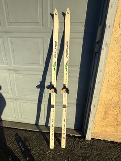 Fischer Europa 99 Crown Cross-Country Skis with Bindings