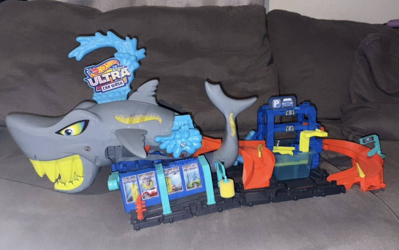 Hot Wheels Shark Car Wash $15