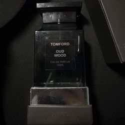 TOMFORD oud wood