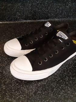 Converse mens 7.5 Great Condition 