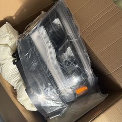 Dodge Ram 1500 Headlights