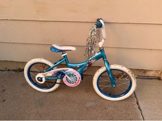 Frozen themed kids bike.
