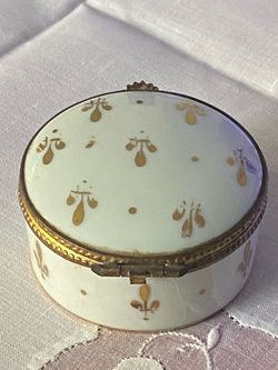 Limoges Trinket Box with Gold Fleur-de-Lis