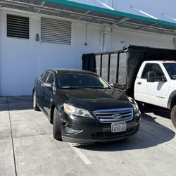 2010 Ford Taurus LE