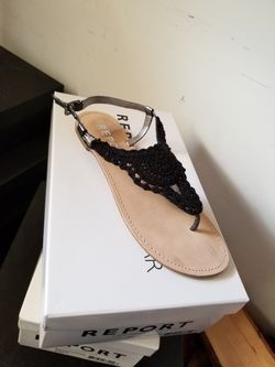 Report Sandals size 8
