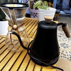 Electric Kettle With Chemex 