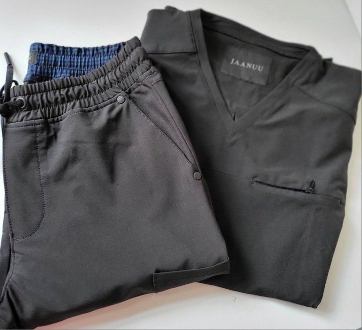 Jaanuu Men's Scrub Set - Black, Size XS