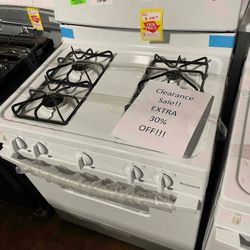 HOTPOINT RGBS330DRWW 30-in 4 Burners 4.8-cu ft Freestanding Gas Range WZ