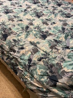 Comforter with shams