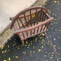 Wagon Wheel Magazine Rack