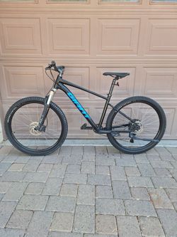 GIANT TALON 1 MOUNTAIN BIKE 27.5 INCH 1 X 10 SPEED SXC32 AIR SHOCK LOCKOUT FRONT SUSPENSION