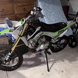 125 CC Dirt Bike