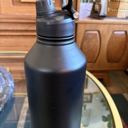 New Hydraflow 64 Ounce Double Insulated Water Bottle 