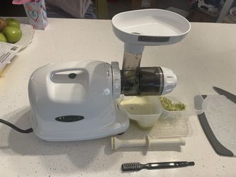 Omega 8004 juicer in very good condition