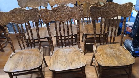 Sillas de madera/wooden chairs