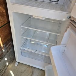 Frigidaire Top Freezer