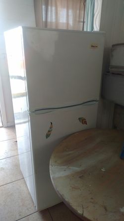 Super econimcal refrigerator, moving sale!