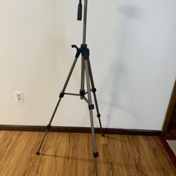 Dynex 58” Lightweight Digital Camera/Camcorder Tripod 