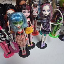 Monster High Dolls, Toys, Barbies. Little Petss Shop