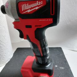 Milwaukee M18 Compact Brushless 1/4 HEX Impact Driver  