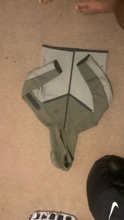 Green & gray Nike tech