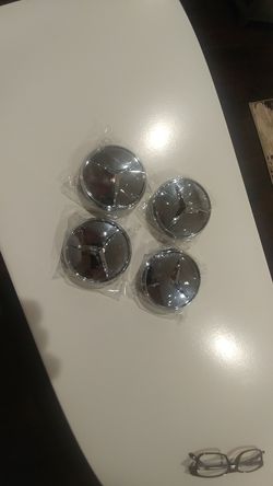 Mercedes chrome center caps