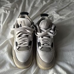 Jordan 4 Military blacks Mens size 4.5