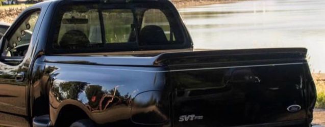 ‘97-04 Ford F-150 Flareside/SVT Lightning Gaylords Tonneau Cover/bed cover