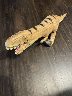 Dinosaur From Animal Kingdom New 