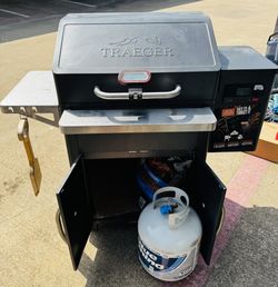 Traeger Silverton 620 Pellet Grill
