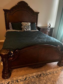 Queen bed set