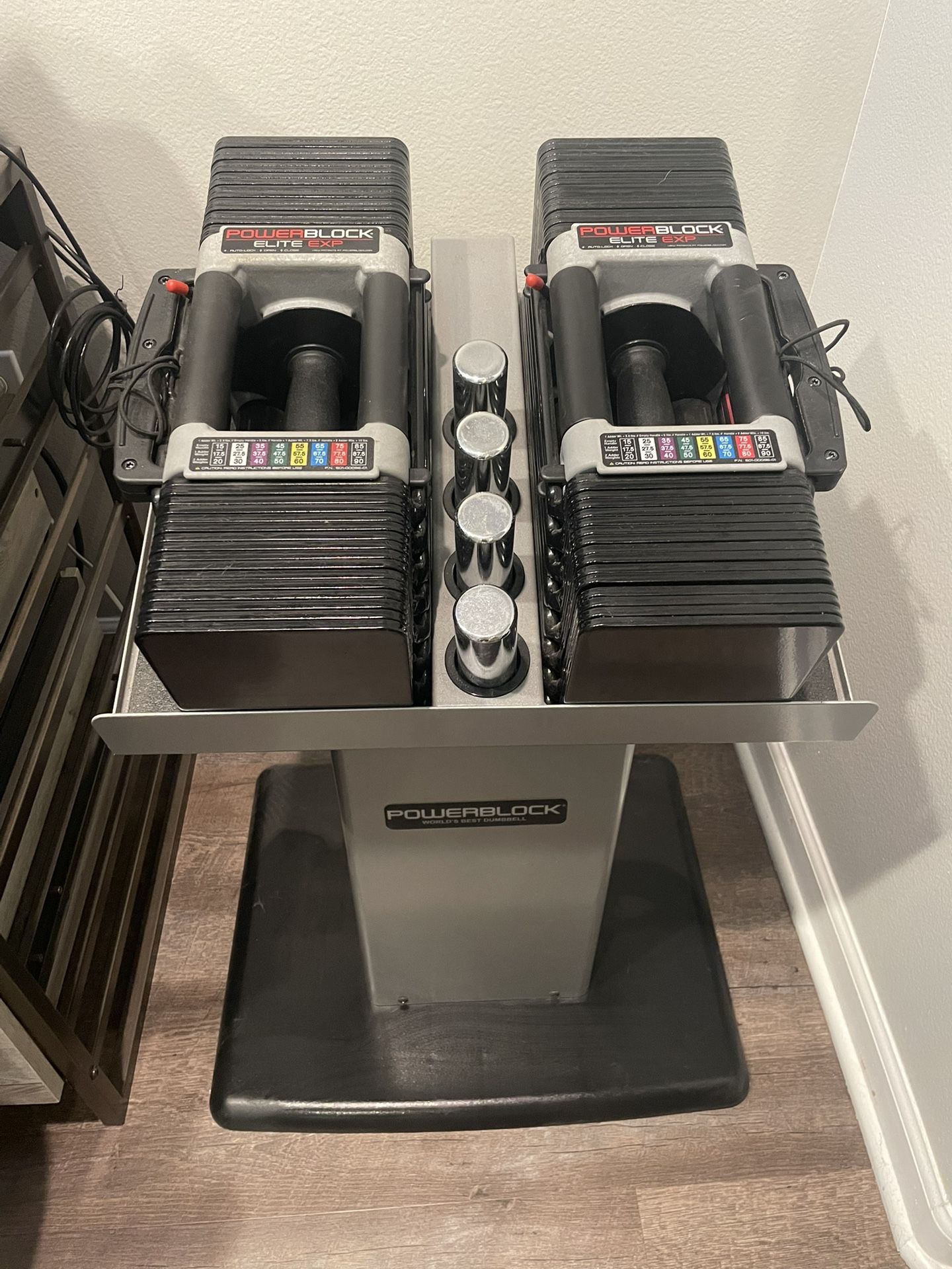 Powerblock 5lb - 90lb with a Stand (Great Condition)