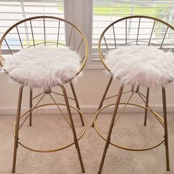2 Bar Stools 