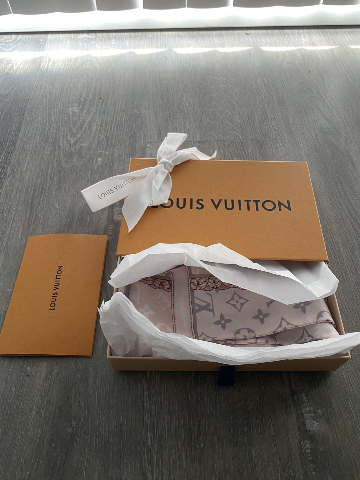 Mini Louis Vuitton Scarf