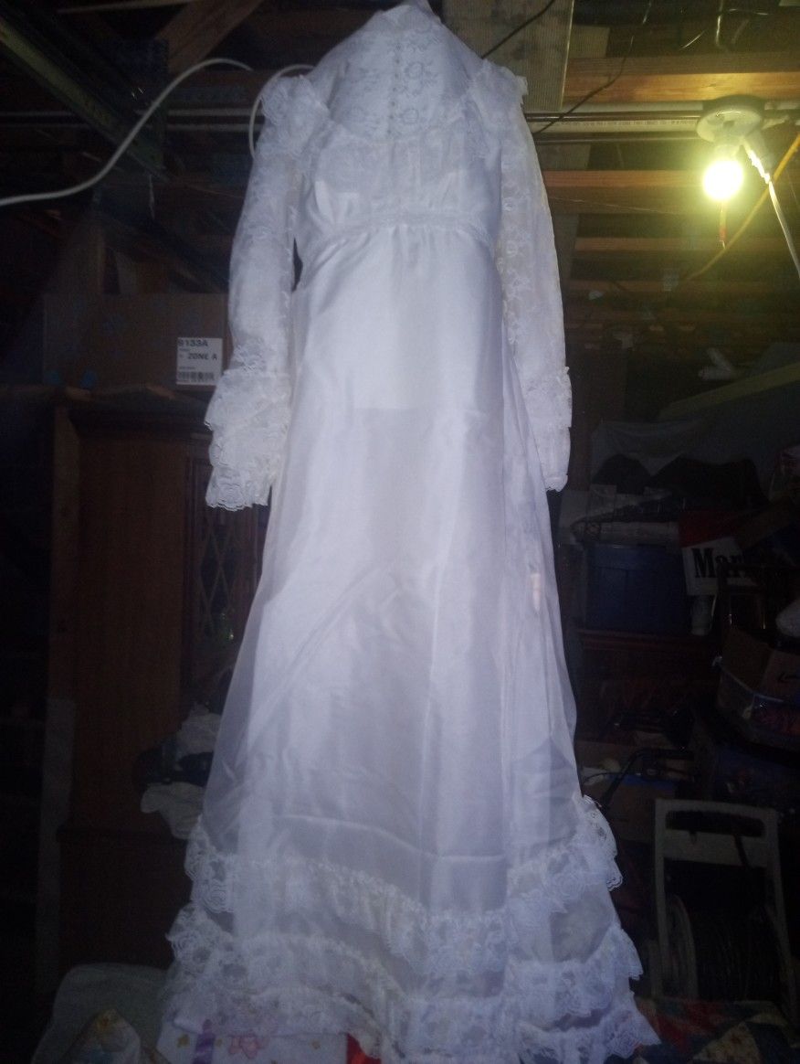 Vintage 1970s Wedding Dress