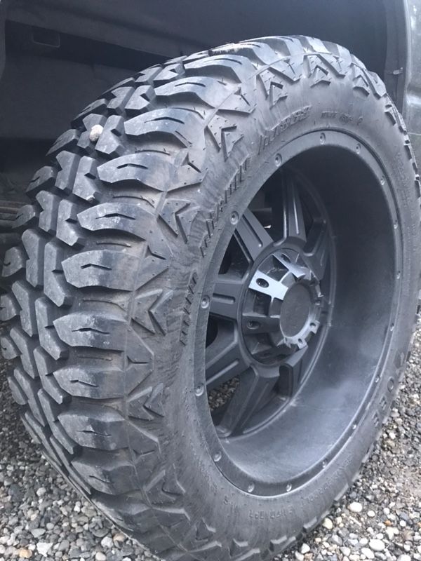 20inch moto rims and 35inch tires