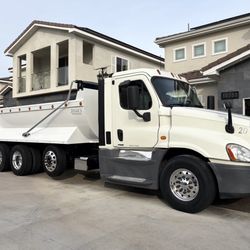 2016 Freight Line Cascadia Super Ten