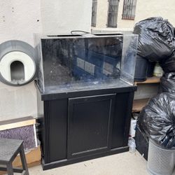 FREE LARGE AQUARIUM AND STAND