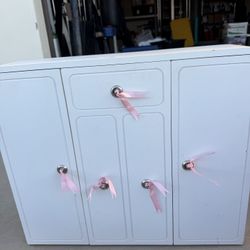 American girl Closet 