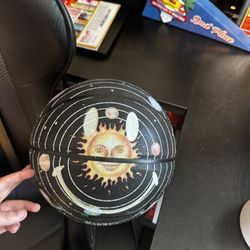 Market Atmosphere Smiley Basketball