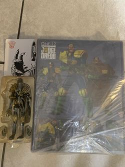 Mezco One 12 Judge Dredd PX Exclusive Figure