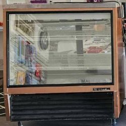4' True Display Fridge