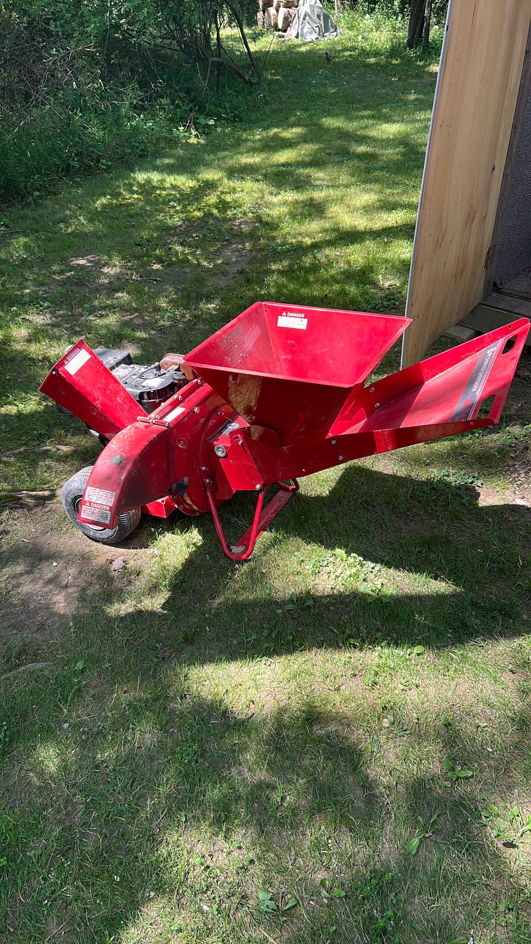 MTD 8HP Chipper Shredder