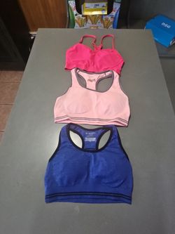 Sports bras (3)